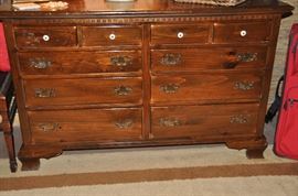 Vintage Ethan Allan eight drawer dresser