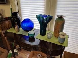 Assorted studio pottery and artglass
