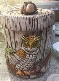 Vintage owl cookie jar
