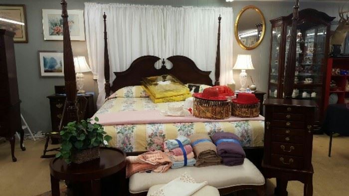 Thomasville California King Poster Bed with Mattress
