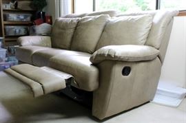 leather recliner sofa