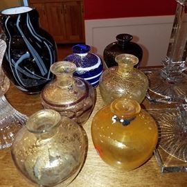 Art glass cabinet vases