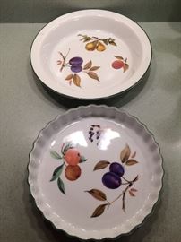 Royal Worcester Evesham Vale Green Rim Tart Baker Quiche and Pie Dish