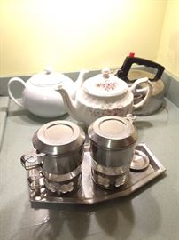 tea pots / coffee and tea sets