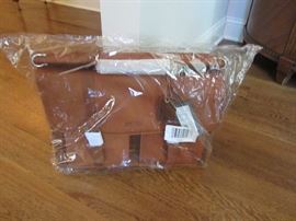 KENNETH COLE BRAND NEW LEATHER BRIEF CASE RETAILS FOR $460!