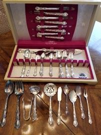 Heritage Roger Brothers set for 8 w/ serving pieces.
