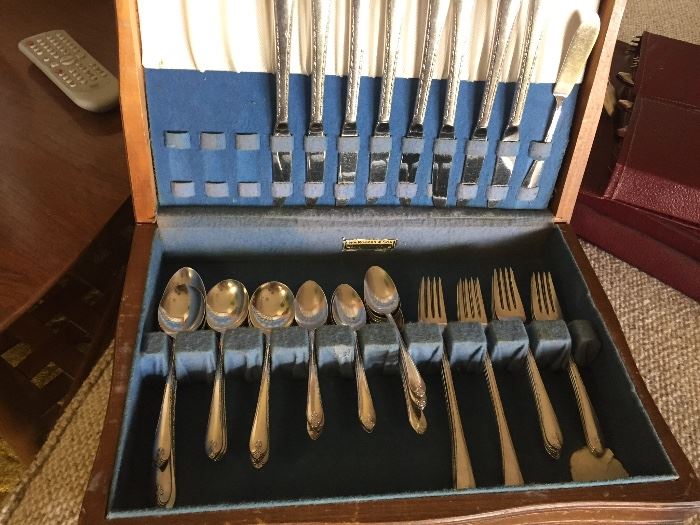 Silver plated flatware 