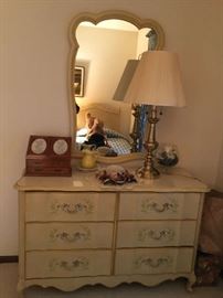 Drexel Heritage 6 drawer dresser with mirror original brass hardware, Brass lamps and Jewelry boxes