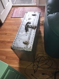 METAL TRUNK