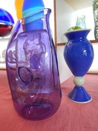 ART GLASS INCLUDING EARLY IBEX, PAPERWEIGHTS, SIGNED FRENCH VASE, POPEL KA BLOWN @ PIKCHIK, SAM STANG, JIM MCKELVERY, ORNAMENTS, ETC