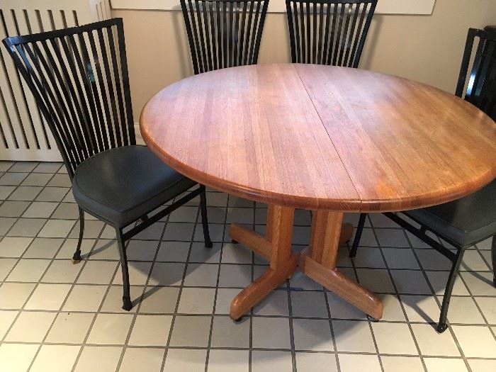 Oak Table with Two Leaves 