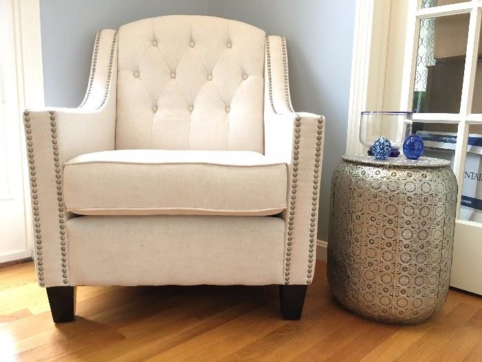 Tufted Back Arm Chair with Nail Head Detail 