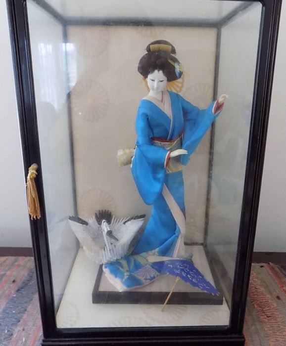 MVT005 Another Japanese Doll In Glass Case
