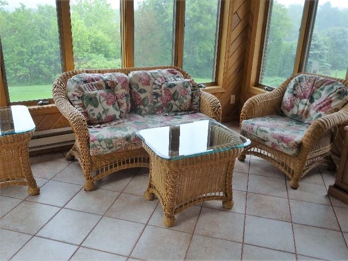 Rattan Porch set in very good condition
