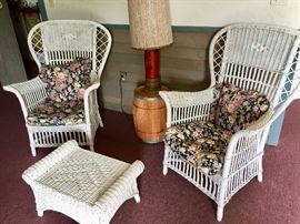 WHITE WICKER SET