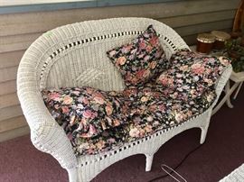 WHITE WICKER SET