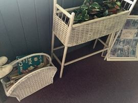 WHITE WICKER SET