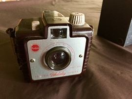 ANTIQUE CAMERAS
