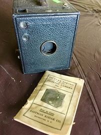 ANTIQUE CAMERAS