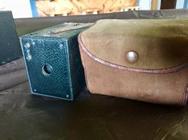 ANTIQUE CAMERAS