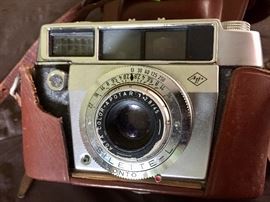 ANTIQUE CAMERAS