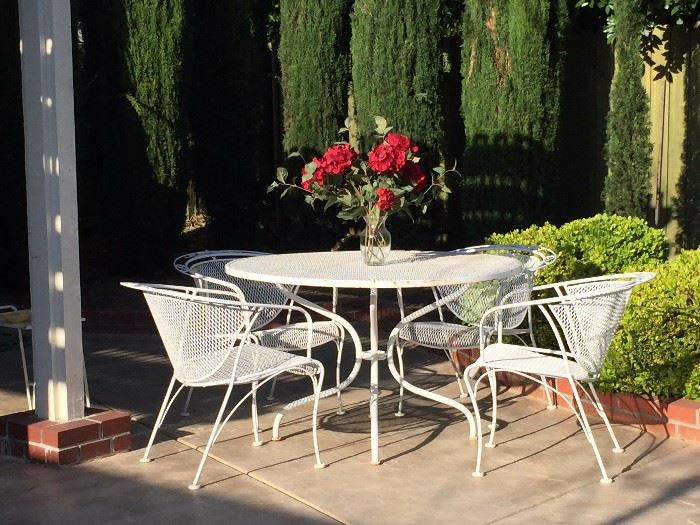  Patio Table with 4 Chairs