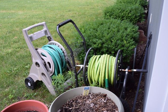 Garden hoses and reels