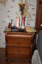 Amish 3 drawer nightstand