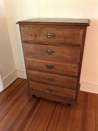 Maple Chest of drawers