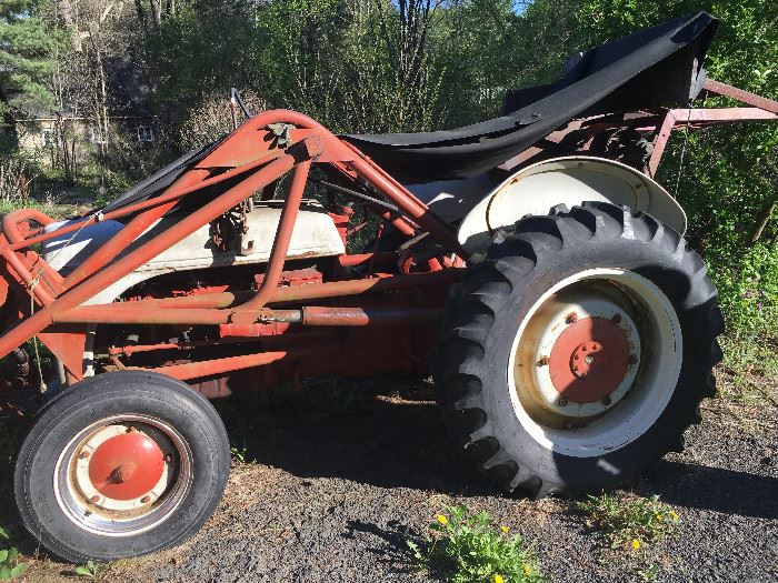 1940 Ford 9N Tractor - Runs Great!