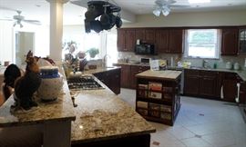 Lots of Kitchen Items!