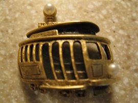 Tortolani Hyde market trolley street car pin