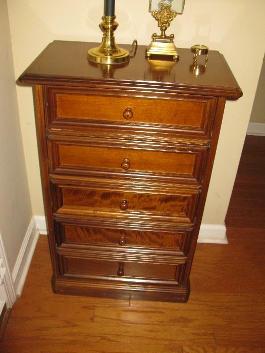 Charming 5 drawer cabinet