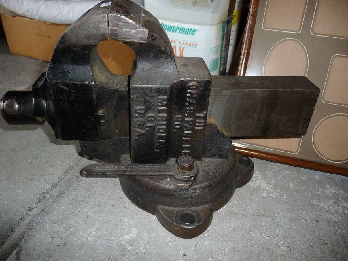 LARGE VISE