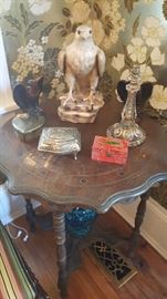 Unique decorative items to choose from...