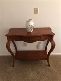 Antique one draw table