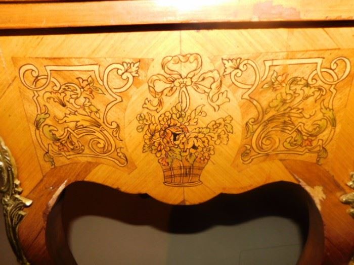 design on side of game table