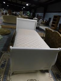 Single sleigh Trundle bed with  mattress 
