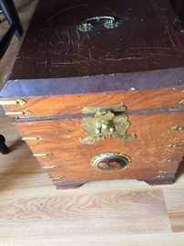 Wood Asian box with lid