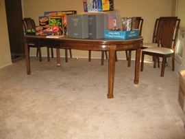 Large table with 1 leaf