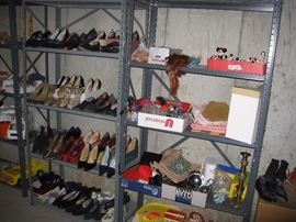 Many ladies shoes 7-8
