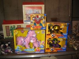 Beauty ponies and robots