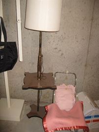 Floor lamp/table