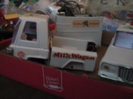 Milk Wagon truck and Tonka horse trailer