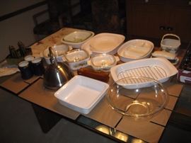 Various corning ware pieces
