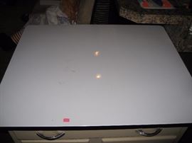 Granite top in excellent condition