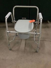 Drive Medical Deluxe Folding Bedside 300Lb Capacity Commode with Bucket and Splash Guard - Excellent Condition!
