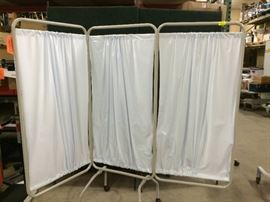 Excellent Condition Hospital Medical Partition Privacy Screen Room Divider Folding 3 Panel Antimicrobial Vinyl - Rolls Quietly Room To Room!
