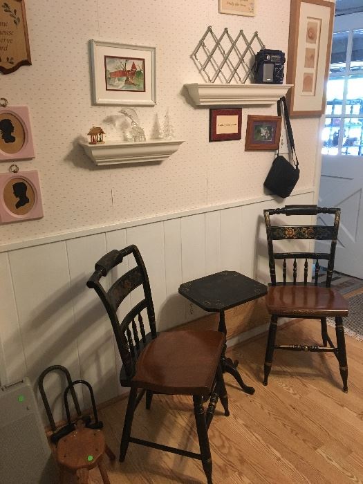 Adorable vintage painted Hitchcock table and chairs