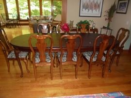 Thomasville Formal Dining Set with pads 